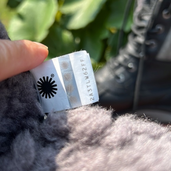 UGG WATERPROOF DRY TECH - Picture 10 of 16